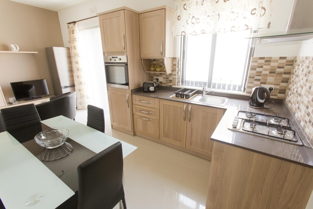 Waterside Apartments Marsalforn Oda fotoğraf